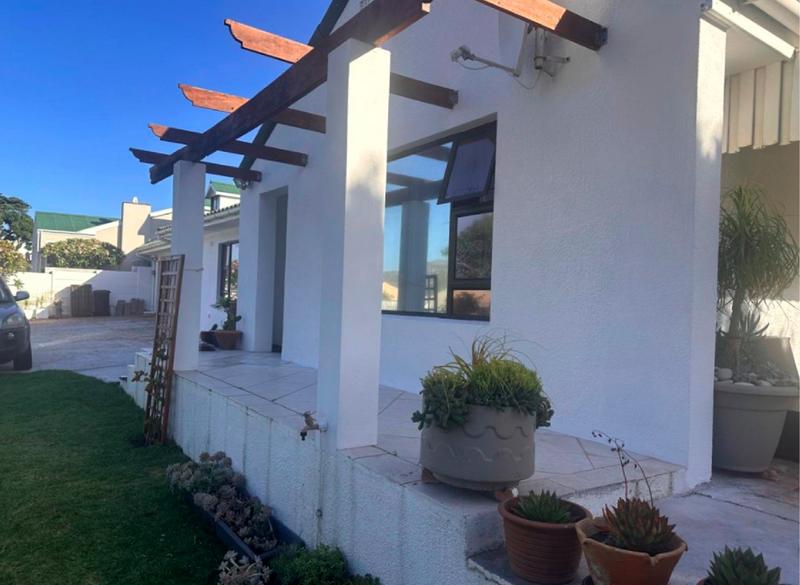 4 Bedroom Property for Sale in Fish Hoek Western Cape